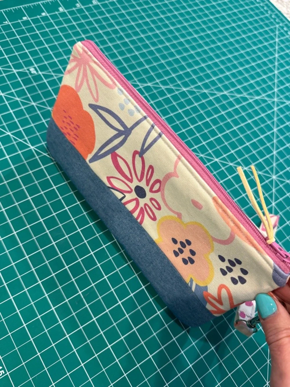 Handmade Floral Wristlet Clutch Zipper Pouch Blue Colorblock - Picture 4 of 5